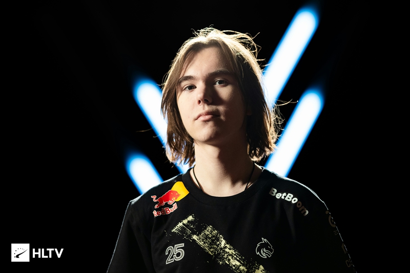 Ruler女枪伤害拉满狂扫不止 Kanavi茂凯逮捕Rookie JDG拿赛点