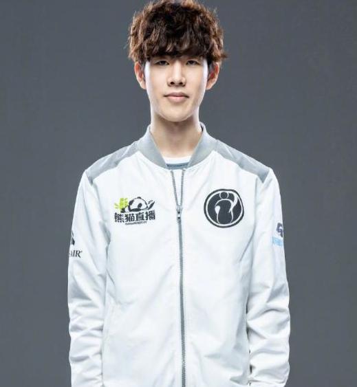 TheShy带队也未能做到！WBG改名后队伍首次晋级季后赛四强