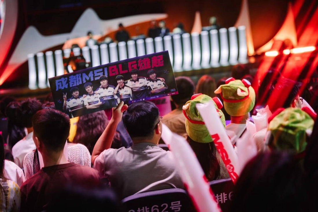 2025LPL夏季赛季后赛战队海报一览：场场皆关键，无畏竞巅峰！