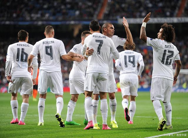 哈里森·巴恩斯成马刺队史最老30+5+5且命中5三分球员