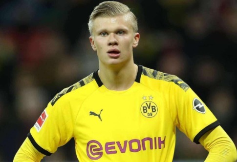 欧冠半场：科纳特进球被吹，蓝黑军伤2将，国米0-0利物浦（欧冠半场战报：科纳特进球被判无效，蓝黑军两人受伤，国米暂0-0利物浦）